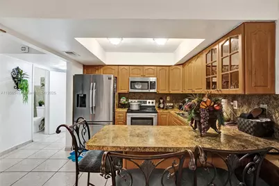 6925 W 3rd Ave, Hialeah, FL 33014 - Photo 11