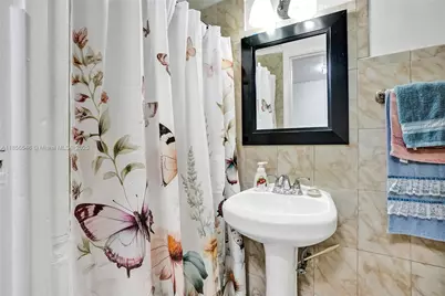 6925 W 3rd Ave, Hialeah, FL 33014 - Photo 15