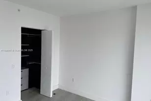 121 NE 34th St, Miami, FL 33137 - Photo 9