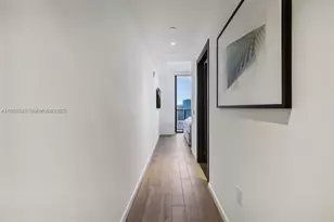 398 NE 5th St, Miami, FL 33132 - Photo 9