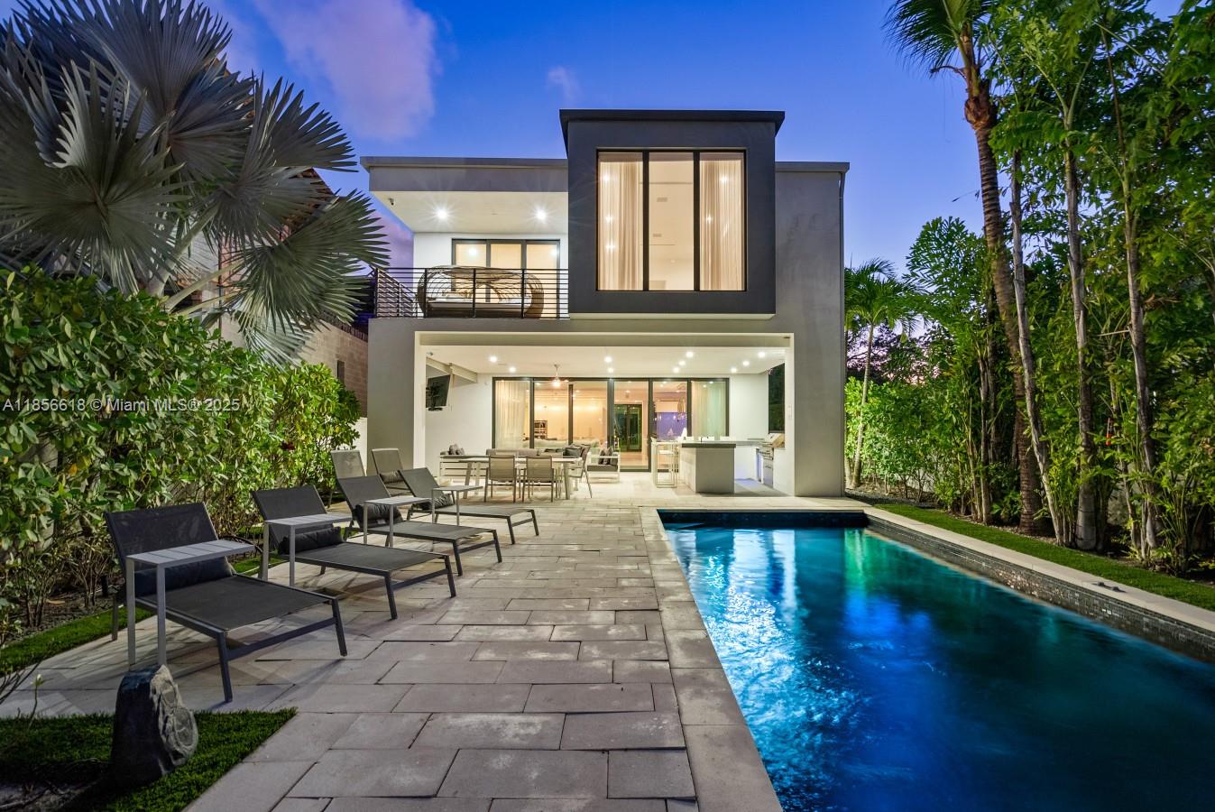 310 SE 11th Ave - 310 SE 11th Ave, Fort Lauderdale, FL 33301 Luxury Property | Jose Angel Pina