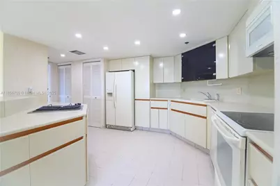 300 Three Islands Blvd #516, Hallandale Beach, FL 33009 - Photo 5