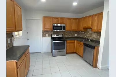 894 NW 108th St, Miami, FL 33168 - Photo 3