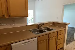 6001 SW 70th St, South Miami, FL 33143 - Photo 9