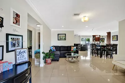 1844 NW 81st Ave, Coral Springs, FL 33071 - Photo 5