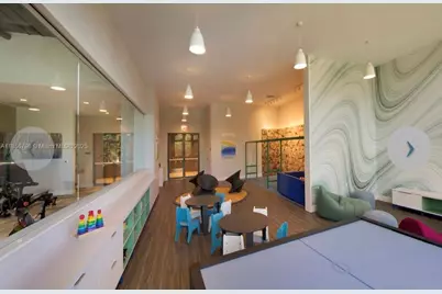 16385 Biscayne Blvd #2720, North Miami Beach, FL 33160 - Photo 5