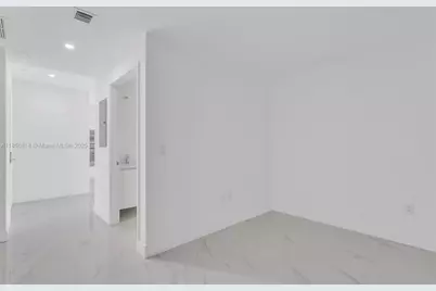 700 NE 24th St #2002, Miami, FL 33137 - Photo 15