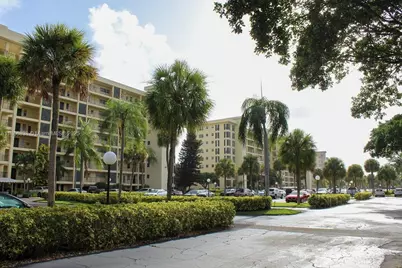 2900 N Palm Aire Dr #108, Pompano Beach, FL 33069 - Photo 3