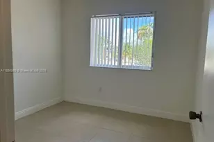 925 NE 34th Ave, Homestead, FL 33033 - Photo 9
