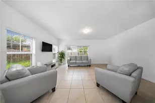 425 NE 1st Dr, Florida City, FL 33034 - Photo 11