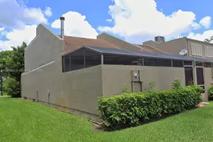 11060 N Lakeview Dr, Pembroke Pines, FL 33026 - Photo 3