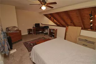 11060 N Lakeview Dr, Pembroke Pines, FL 33026 - Photo 9