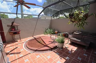 11060 N Lakeview Dr, Pembroke Pines, FL 33026 - Photo 17