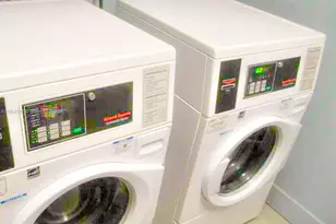 484 NW 165th St Rd, Miami, FL 33169 - Photo 15