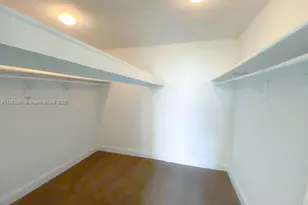 484 NW 165th St Rd, Miami, FL 33169 - Photo 7