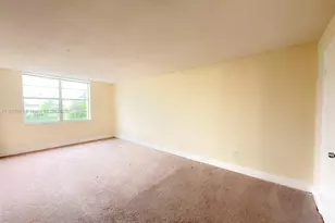 484 NW 165th St Rd, Miami, FL 33169 - Photo 9