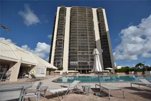 20301 W Country Club Dr, Aventura, FL 33180 - Photo 25