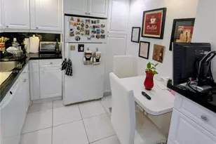 20335 W Country Club Dr, Aventura, FL 33180 - Photo 3