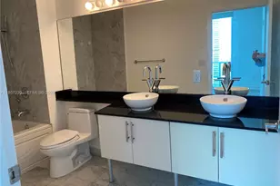 31 SE 5th St, Miami, FL 33131 - Photo 9