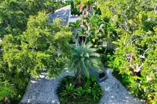 1090 NE 92nd St, Miami Shores, FL 33138 - Photo 13