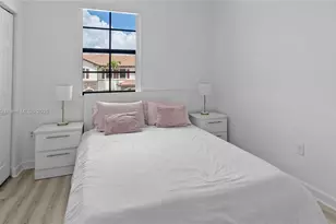 8877 W 35th Ave, Hialeah, FL 33018 - Photo 13