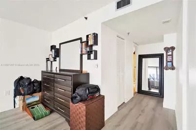 555 NE 15th St #31E, Miami, FL 33132 - Photo 13