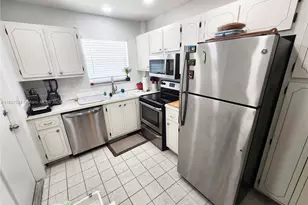 580 Egret Dr, Hallandale Beach, FL 33009 - Photo 11