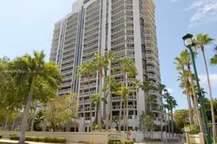 3600 Yacht Club Dr, Aventura, FL 33180 - Photo 3