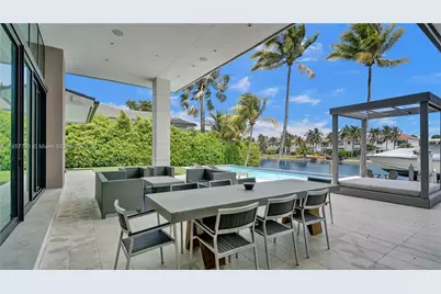 1651 Diplomat Pkwy, Hallandale Beach, FL 33009 - Photo 21