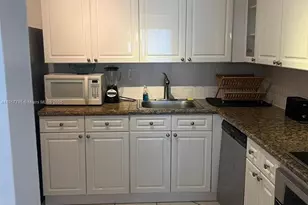 2750 NE 183rd St, Aventura, FL 33160 - Photo 9