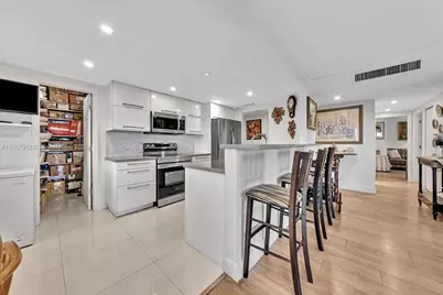 3800 Hillcrest Dr #411, Hollywood, FL 33021 - Photo 13