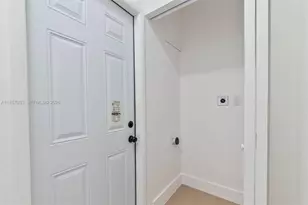 1366 NW 75th St, Miami, FL 33147 - Photo 25