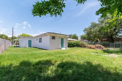 1366 NW 75th St, Miami, FL 33147 - Photo 29
