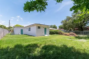 1366 NW 75th St, Miami, FL 33147 - Photo 29