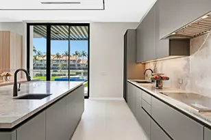 493 Holiday Dr, Hallandale Beach, FL 33009 - Photo 27