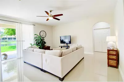 1610 Sandpiper Cir #0, Weston, FL 33327 - Photo 13