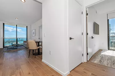 398 NE 5th St #3711, Miami, FL 33132 - Photo 5