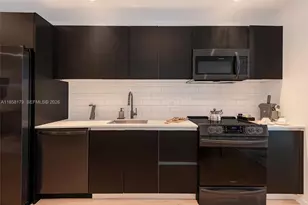 398 NE 5th St, Miami, FL 33132 - Photo 11