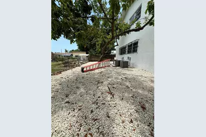 1927 NW 20th Ave, Miami, FL 33125 - Photo 3