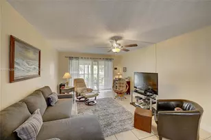 3186 Via Poinciana, Lake Worth, FL 33467 - Photo 9