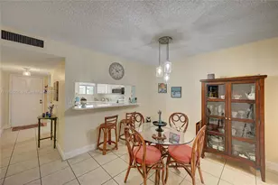 3186 Via Poinciana, Lake Worth, FL 33467 - Photo 7