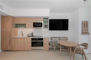 159 NE 6th St, Miami, FL 33132 - Photo 17