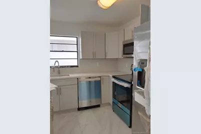 6424 Collins Ave #A-404, Miami Beach, FL 33141 - Photo 15