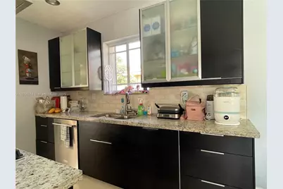 801 Oriole Ave, Miami Springs, FL 33166 - Photo 11