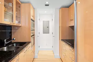 6801 Collins Ave, Miami Beach, FL 33141 - Photo 7