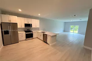 10385 Port Everglades St, Port Charlotte, FL 33981 - Photo 7