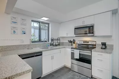1700 SW 20th St #A, Fort Lauderdale, FL 33315 - Photo 17