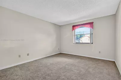 1042 SW 113th Ter #121, Pembroke Pines, FL 33025 - Photo 11