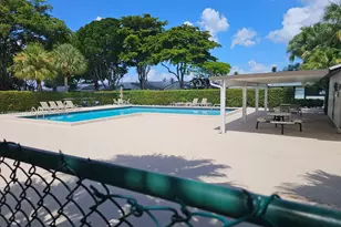 343 Fairway Cir, Weston, FL 33326 - Photo 3