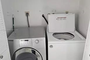 343 Fairway Cir, Weston, FL 33326 - Photo 21